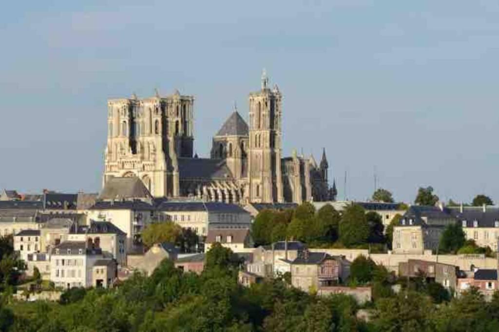 Laon : « Suite Privee Au Pied De La Cathedrale » Eksteriør bilde