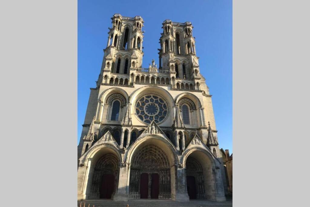 Laon : « Suite Privee Au Pied De La Cathedrale » Eksteriør bilde